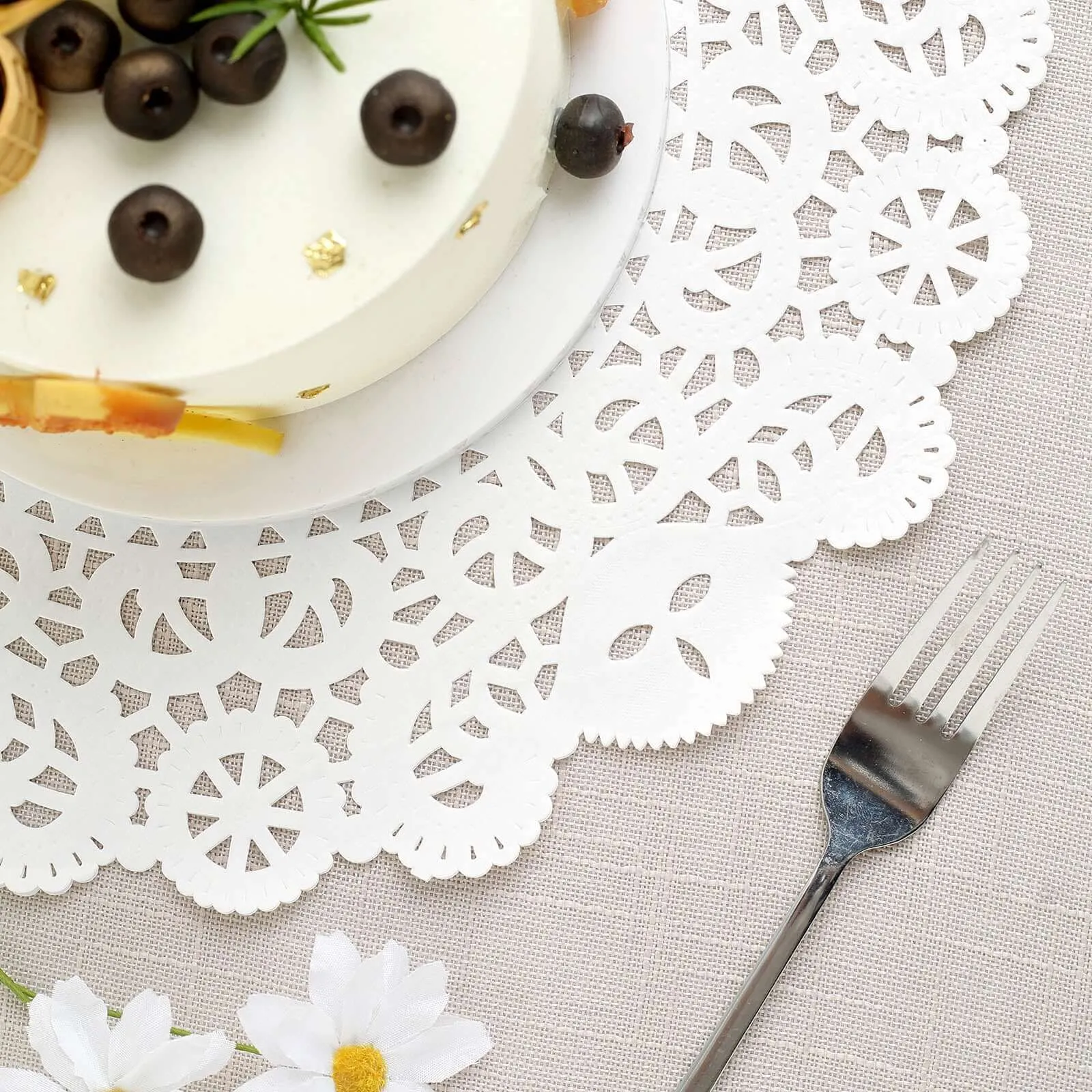 100 Pcs White Food Grade Paper Placemats, Round Lace Paper Doilies 14"